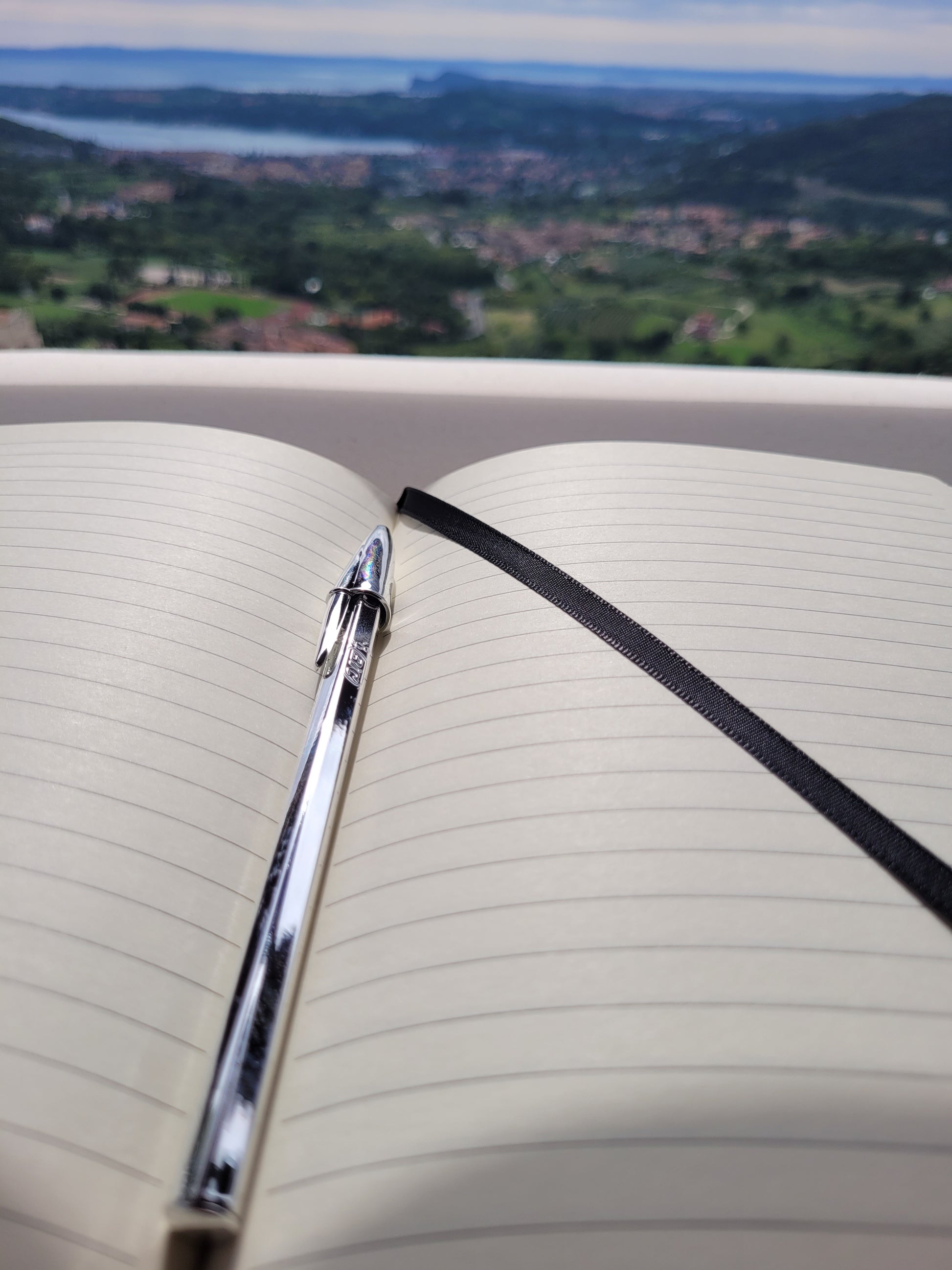 PEPINO Notizbuch liniert A5 mit BIC Kugelschreiber Cristal Shine